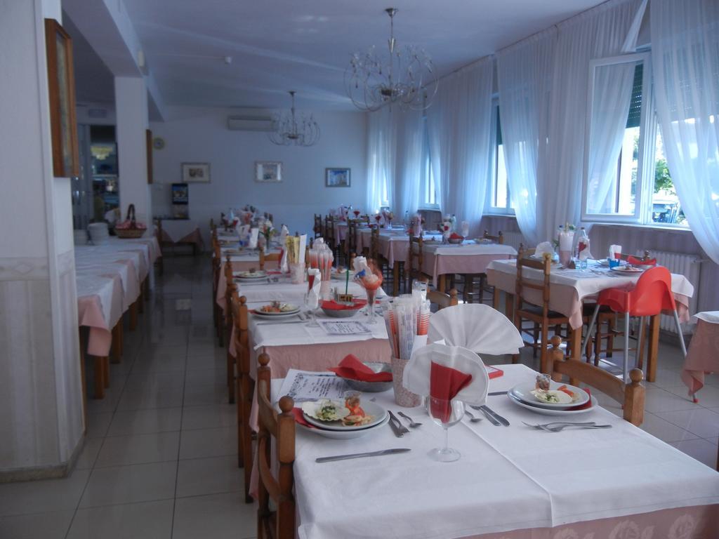 Hotel Stella Maris Cervia Esterno foto